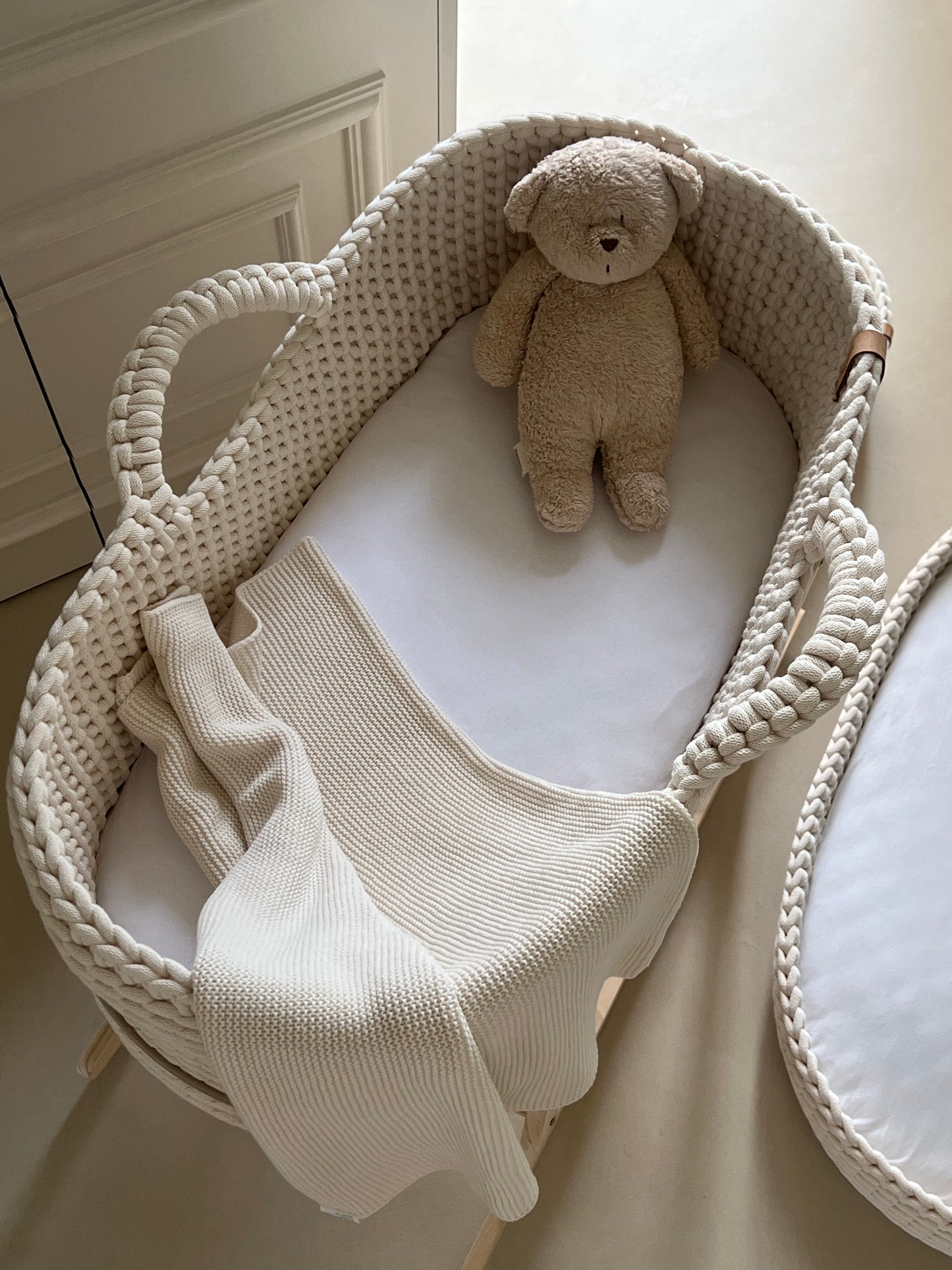 Mozesmandje Handgehaakte SET compleet | kleur naar keuze | Incl Matras, Hoezen en Standaard